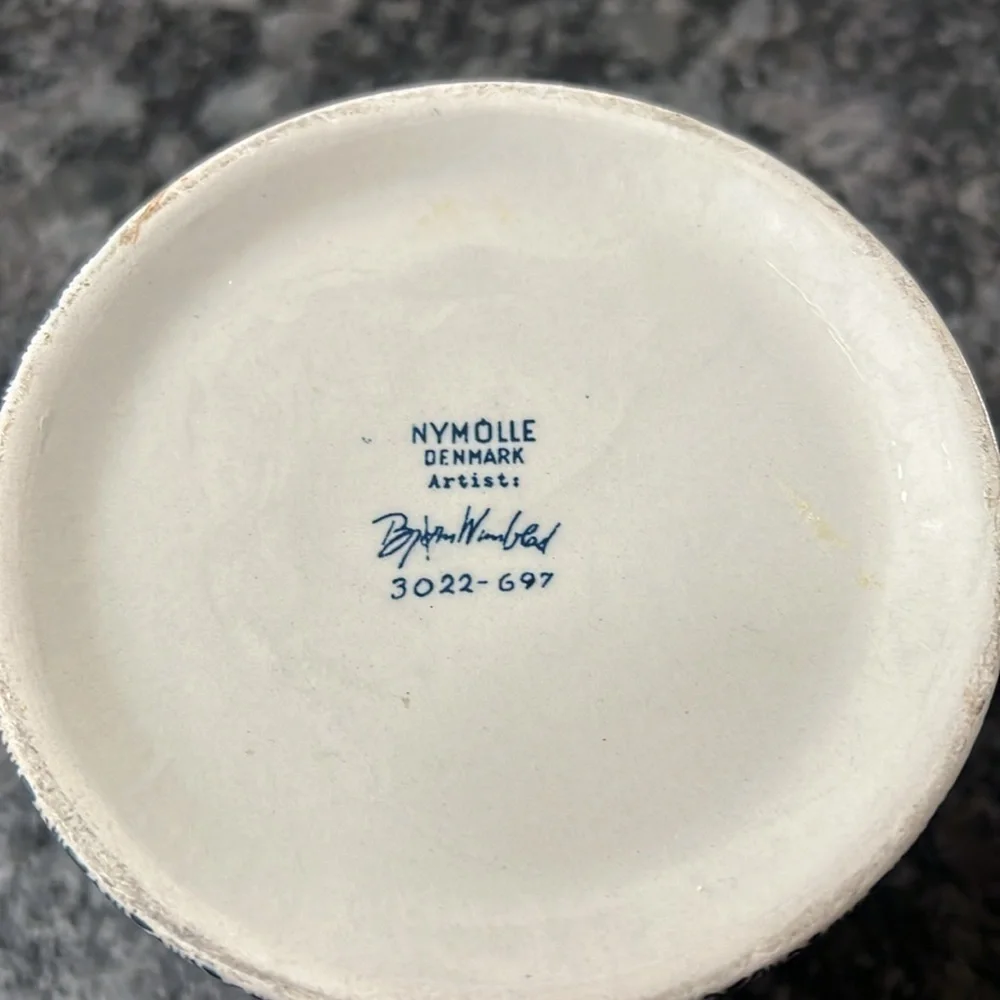 Bjørn Wiinblad for Nymølle North Nord Denmark Blue Flower Ceramic Pot 3022-697